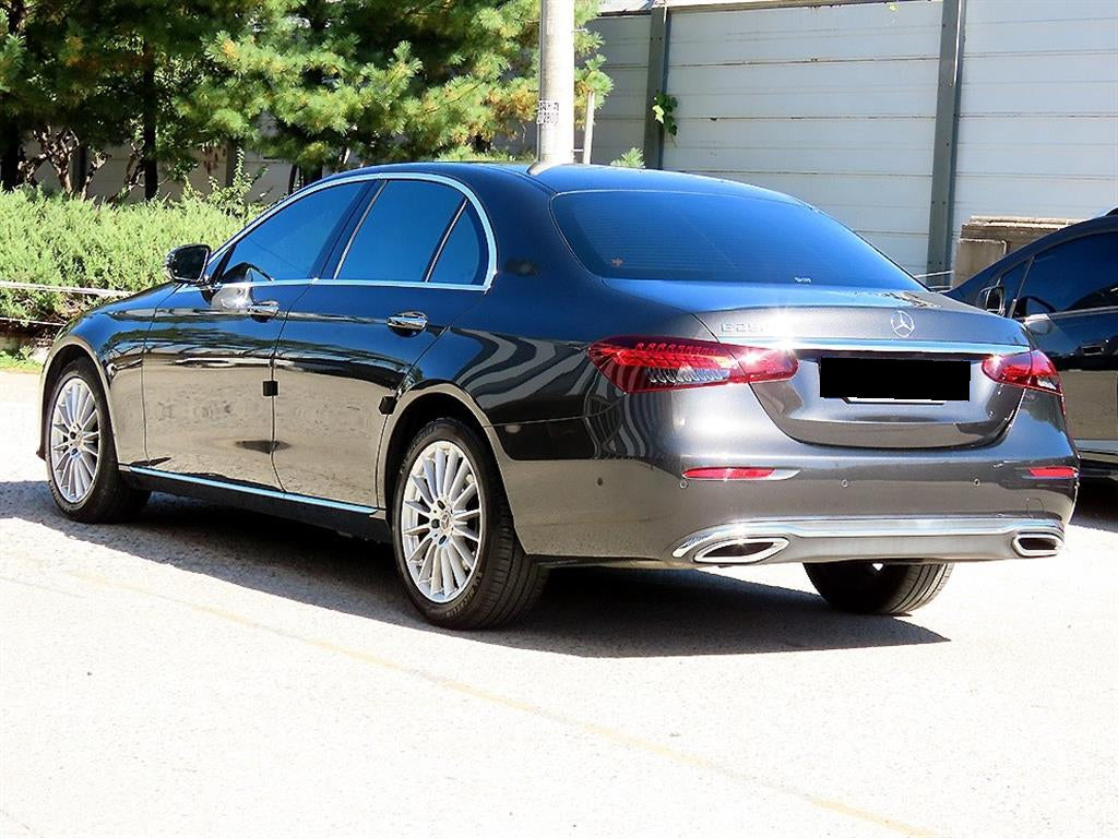Mercedes-Benz E-Class — photo 03