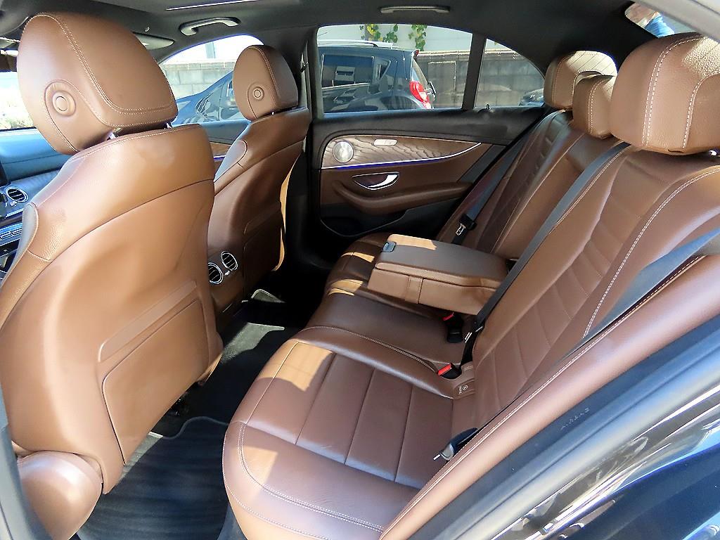 Mercedes-Benz E-Class — photo 06