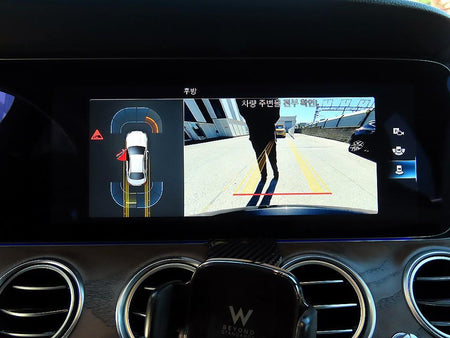 Mercedes-Benz E-Class — photo 15
