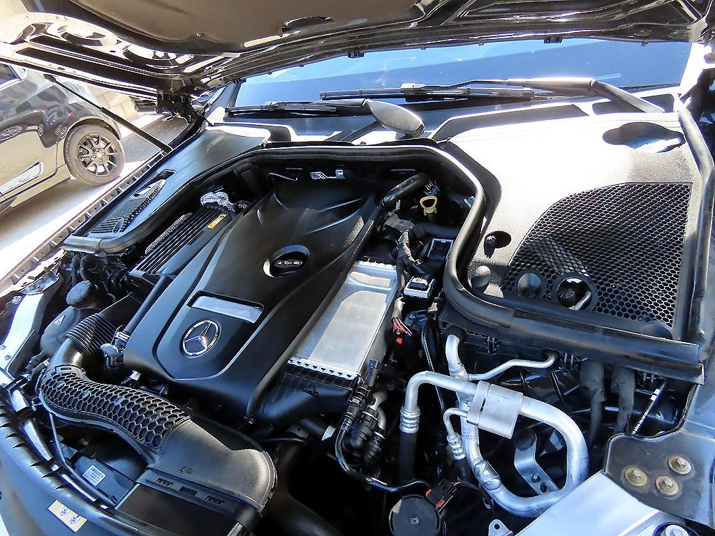 Mercedes-Benz E-Class — photo 19