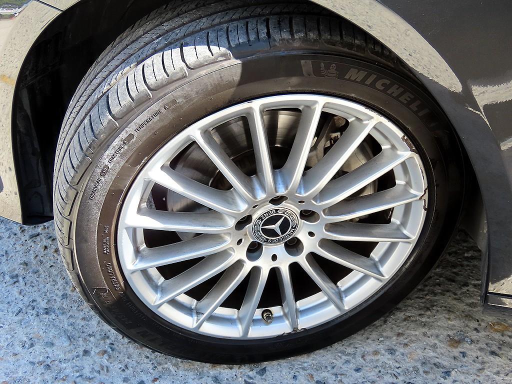Mercedes-Benz E-Class — photo 20