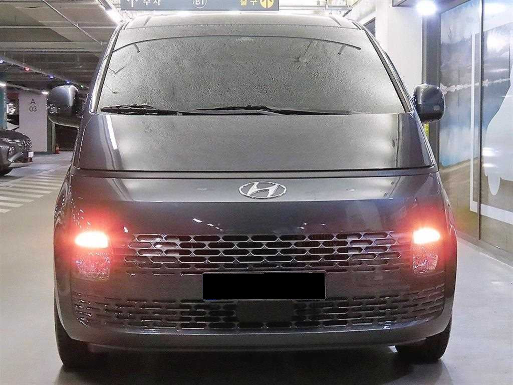 Hyundai Staria — photo 02