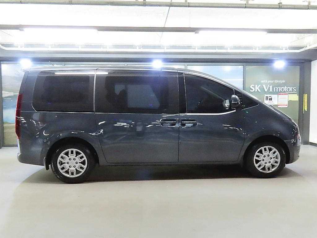 Hyundai Staria — photo 03