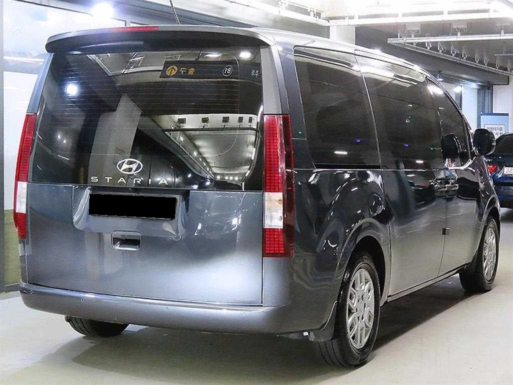 Hyundai Staria — photo 04
