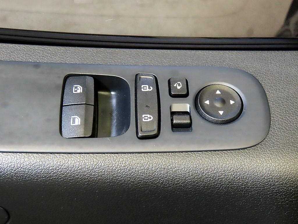 Hyundai Staria — photo 13