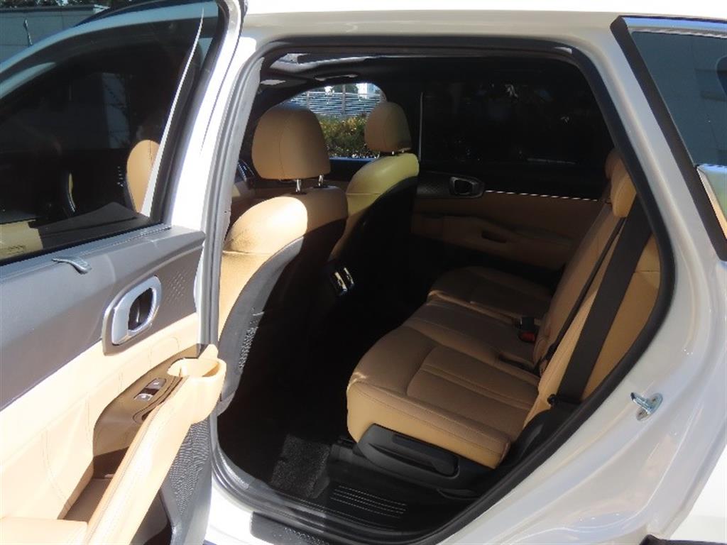 Kia Sorento — photo 13