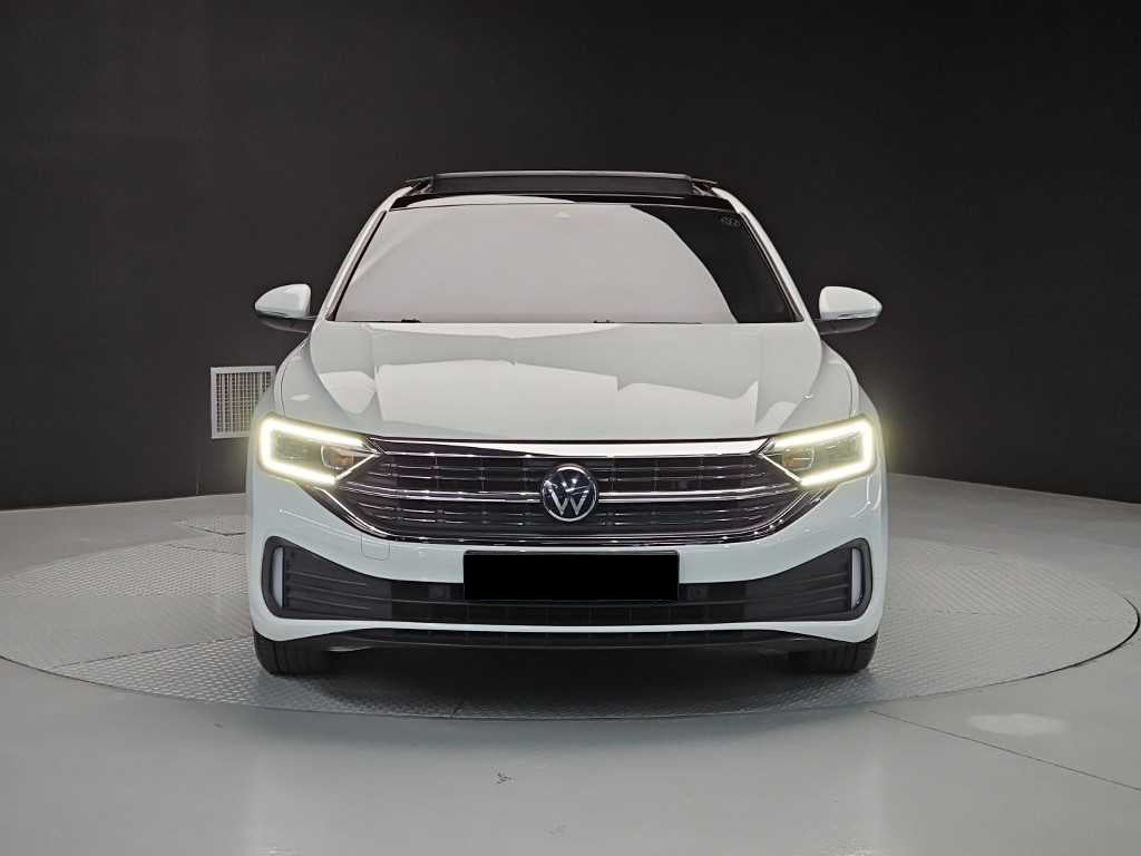 Volkswagen Jetta — photo 02