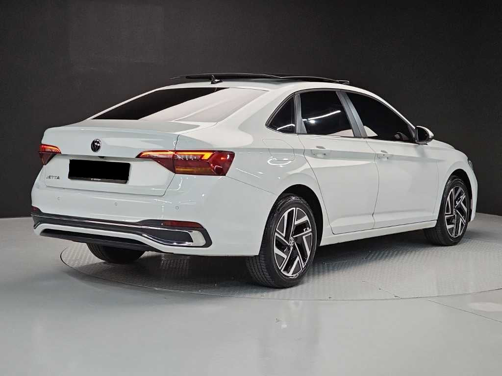 Volkswagen Jetta — photo 04