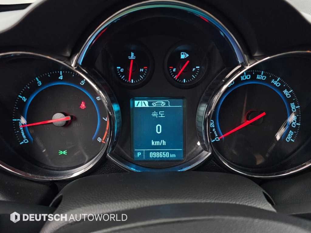 CHEVROLET Cruze — photo 08