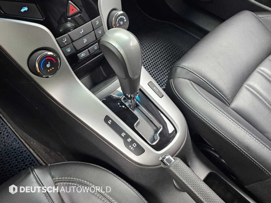 CHEVROLET Cruze — photo 09