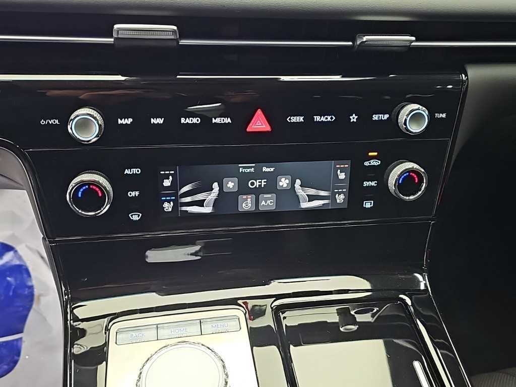 Genesis G80 — photo 10