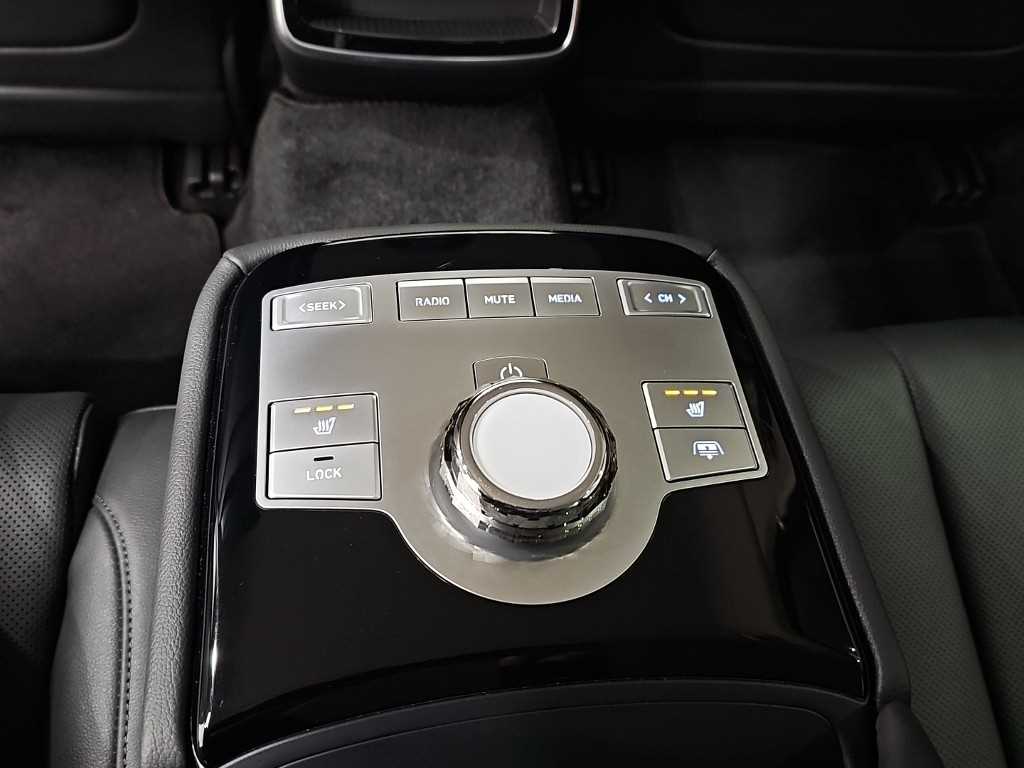 Genesis G80 — photo 15