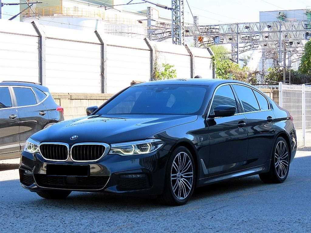 BMW 5-Series — photo 02