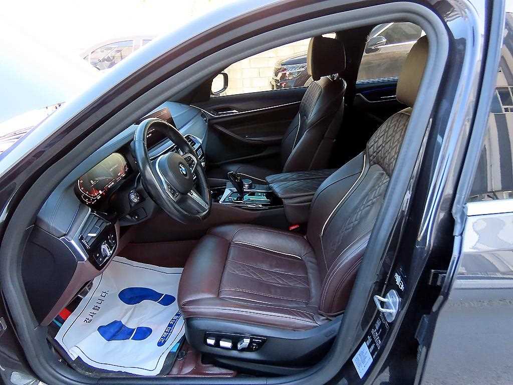BMW 5-Series — photo 05