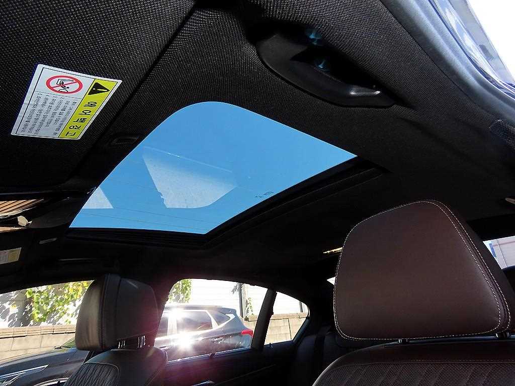BMW 5-Series — photo 18