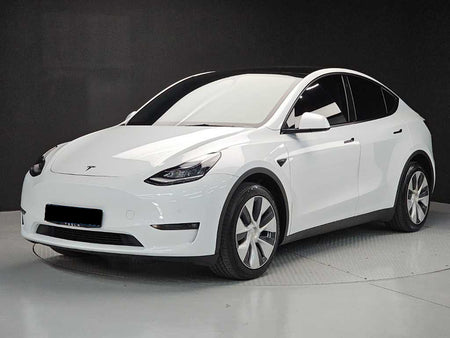 Tesla Model Y — photo 01