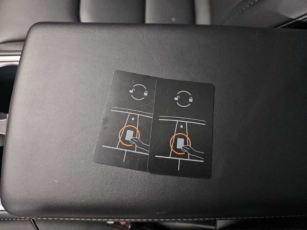 Tesla Model Y — photo 18