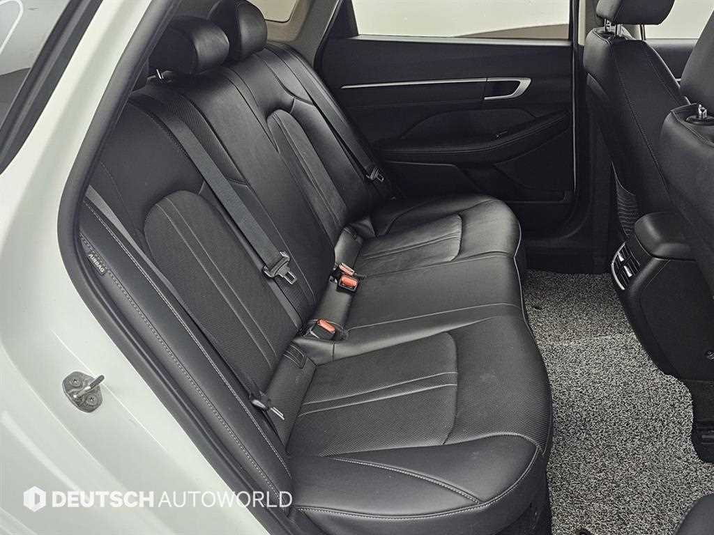 Hyundai Sonata — photo 12