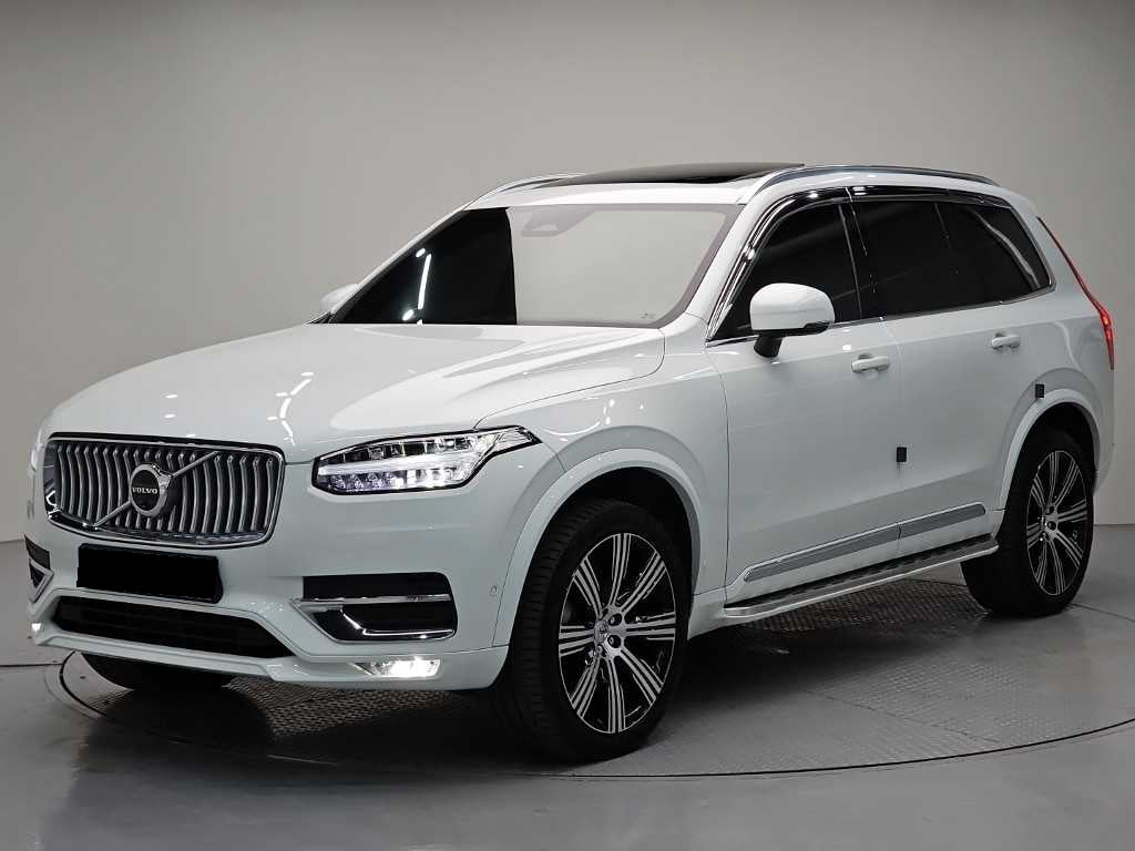 Volvo XC90 — photo 01