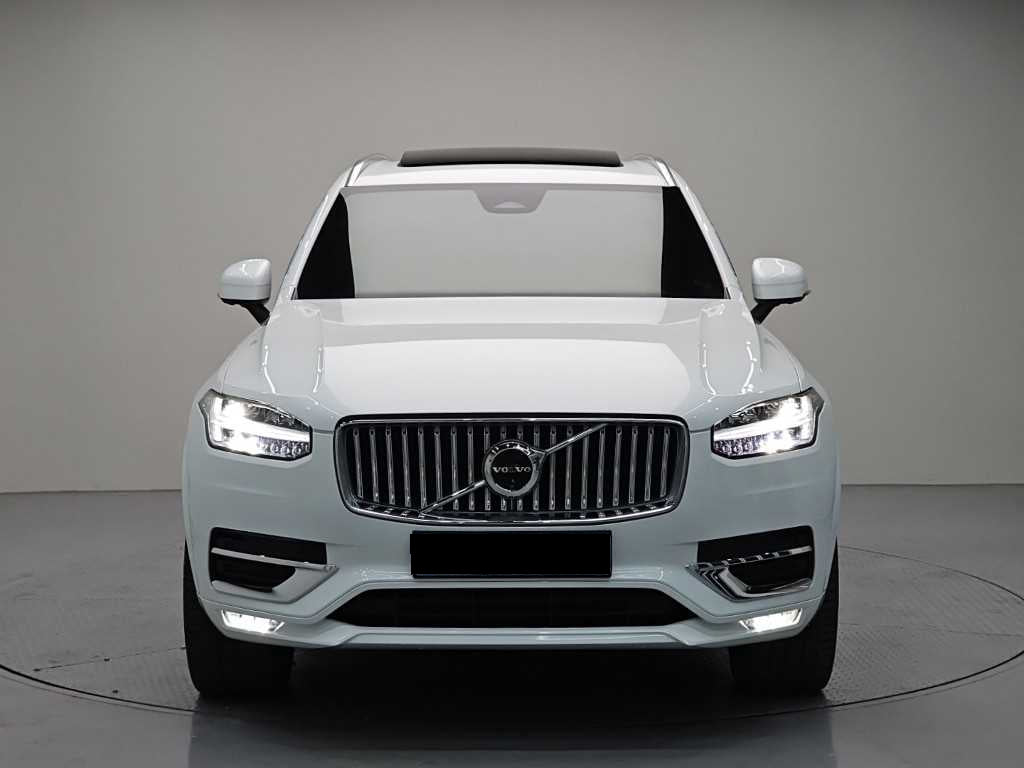 Volvo XC90 — photo 02