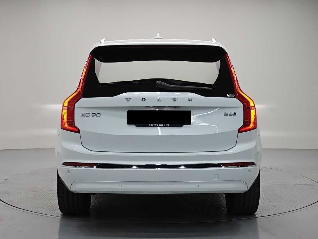 Volvo XC90 — photo 03
