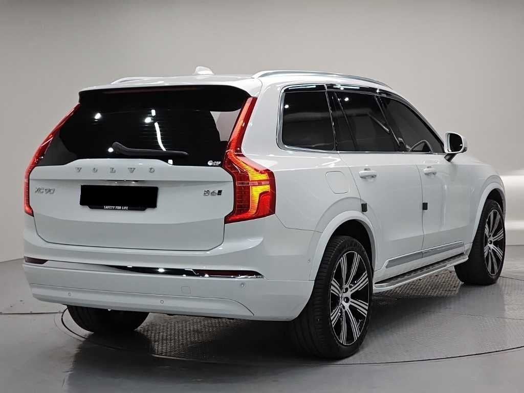 Volvo XC90 — photo 04