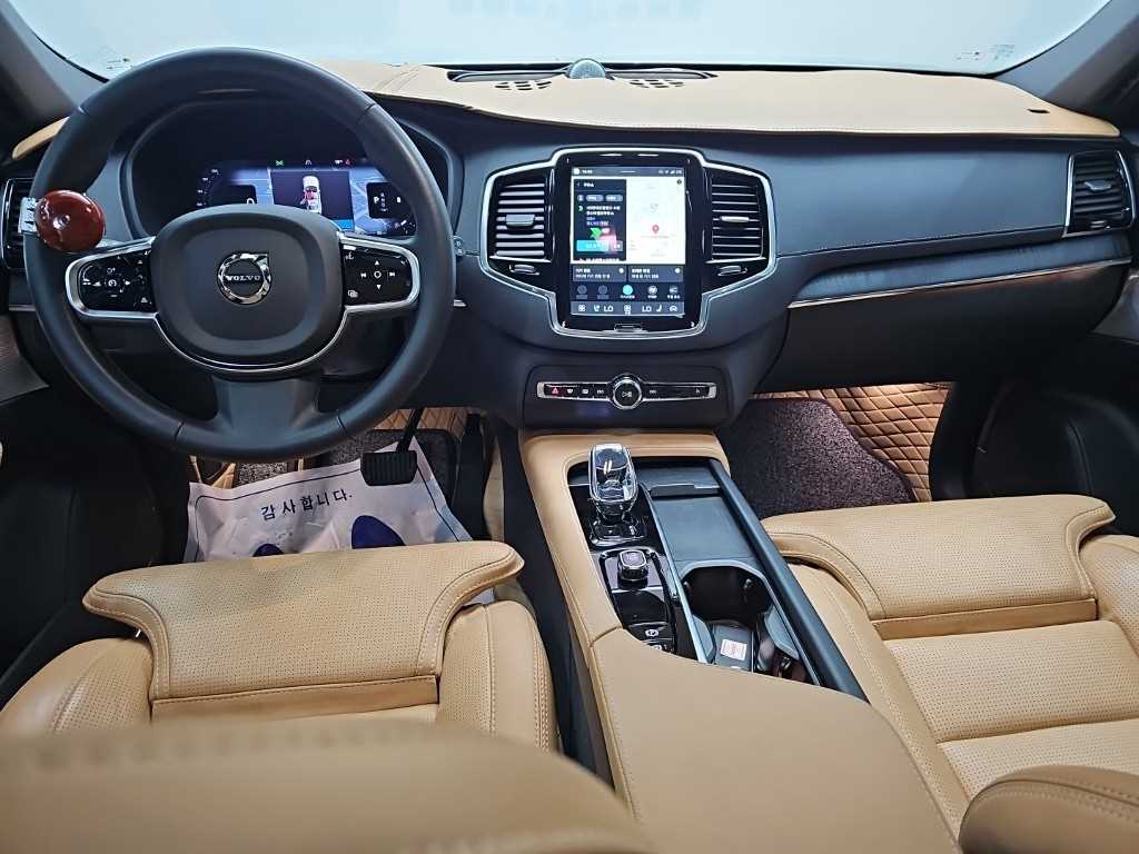 Volvo XC90 — photo 07