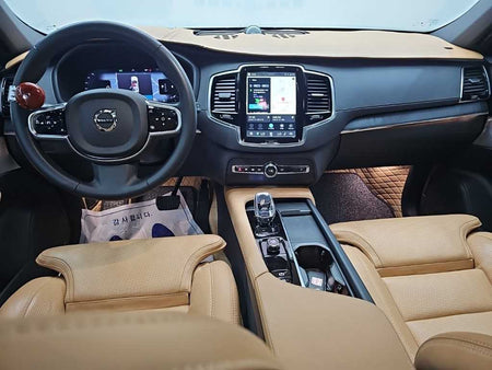 Volvo XC90 — photo 07