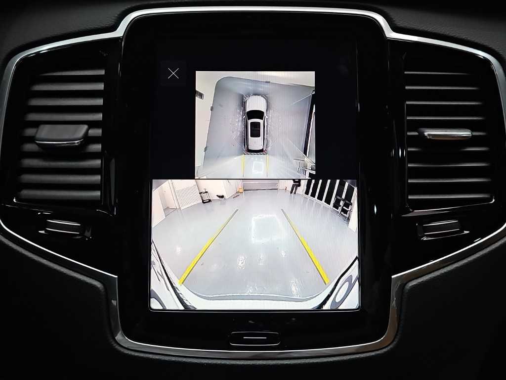 Volvo XC90 — photo 17