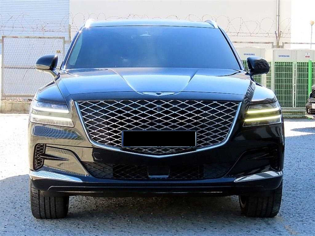 Genesis GV80 — photo 01