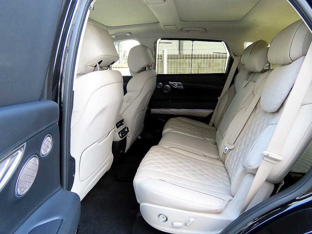 Genesis GV80 — photo 06