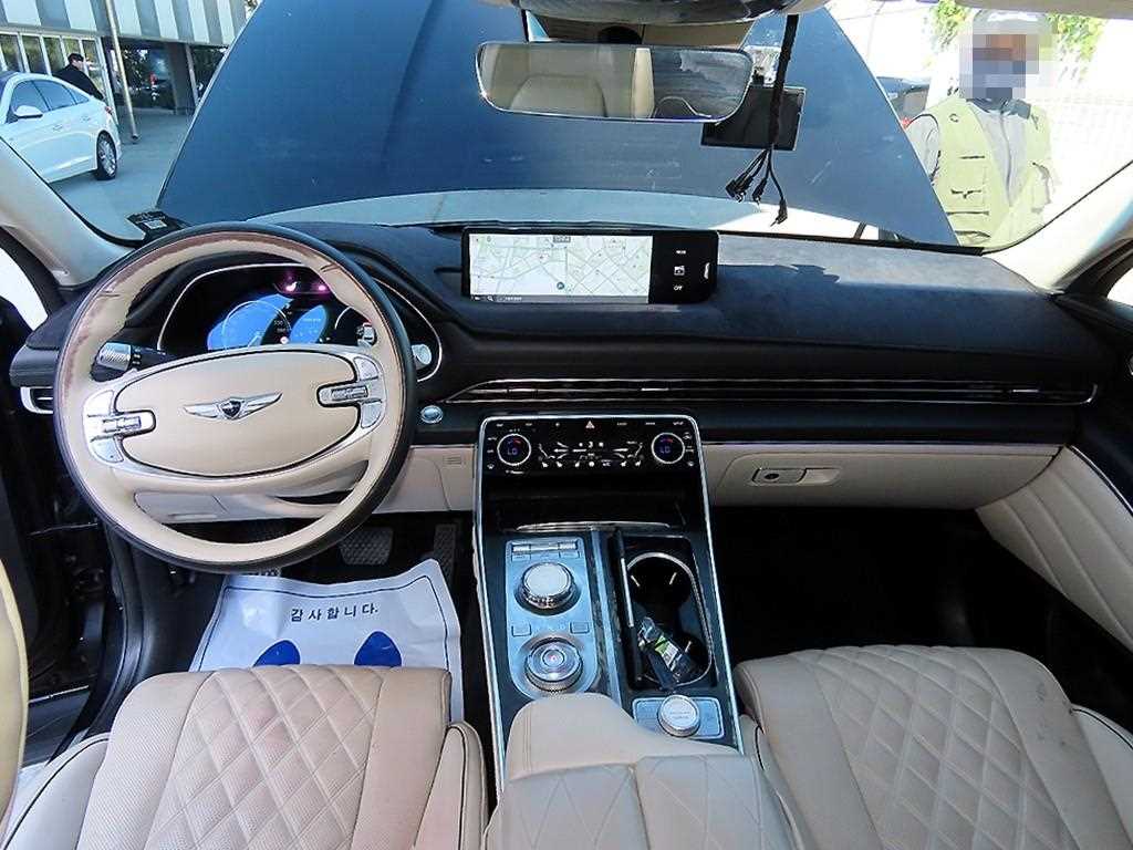 Genesis GV80 — photo 07