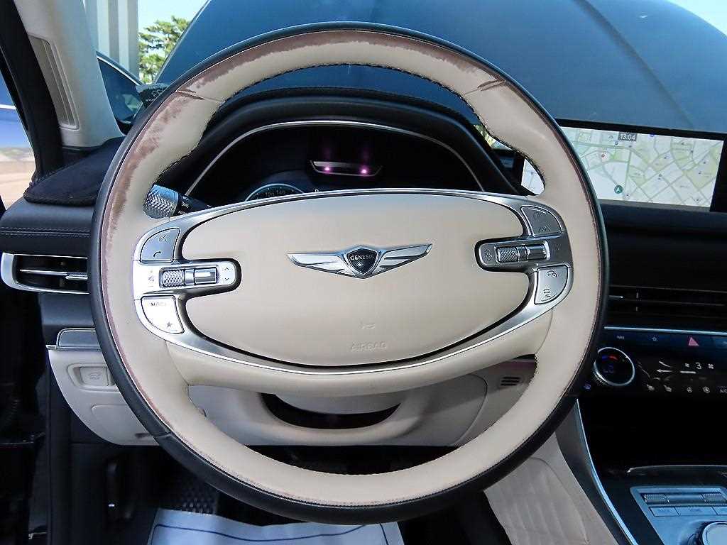 Genesis GV80 — photo 08