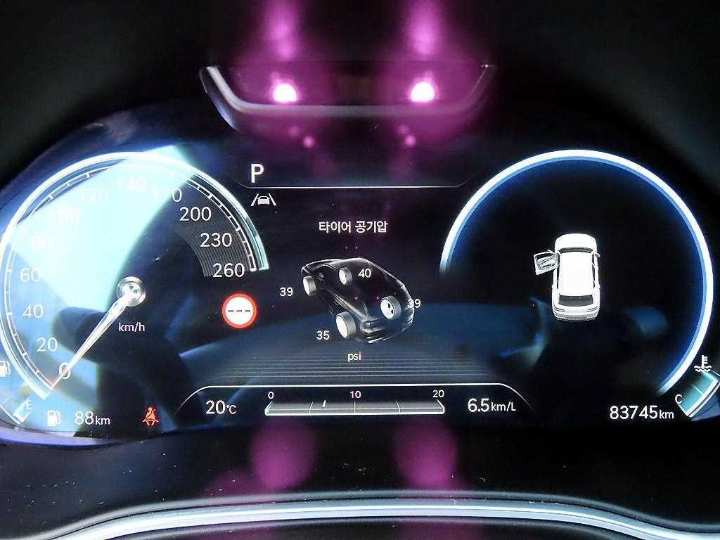 Genesis GV80 — photo 09