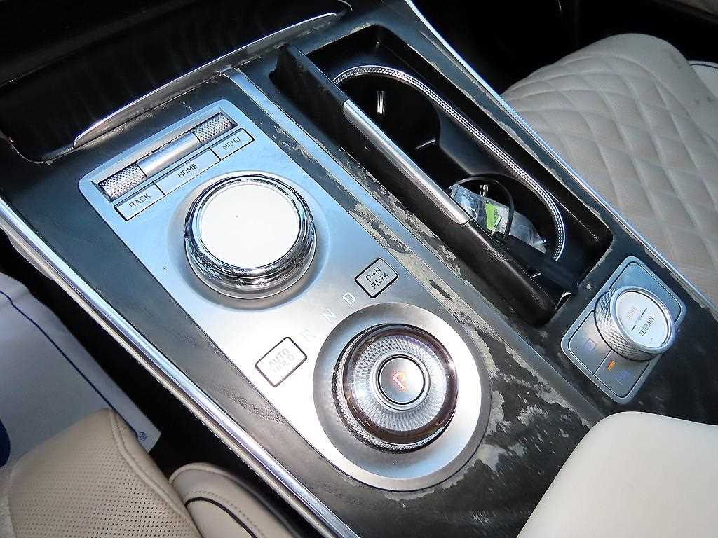Genesis GV80 — photo 11