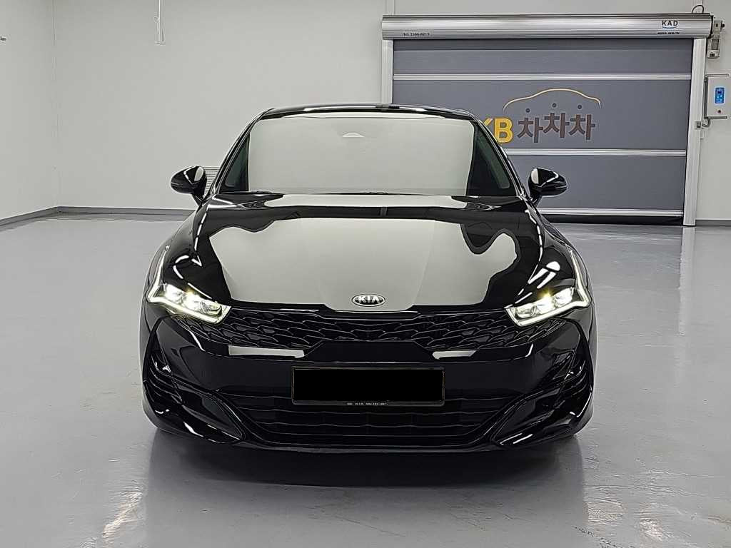 Kia K5 — photo 01