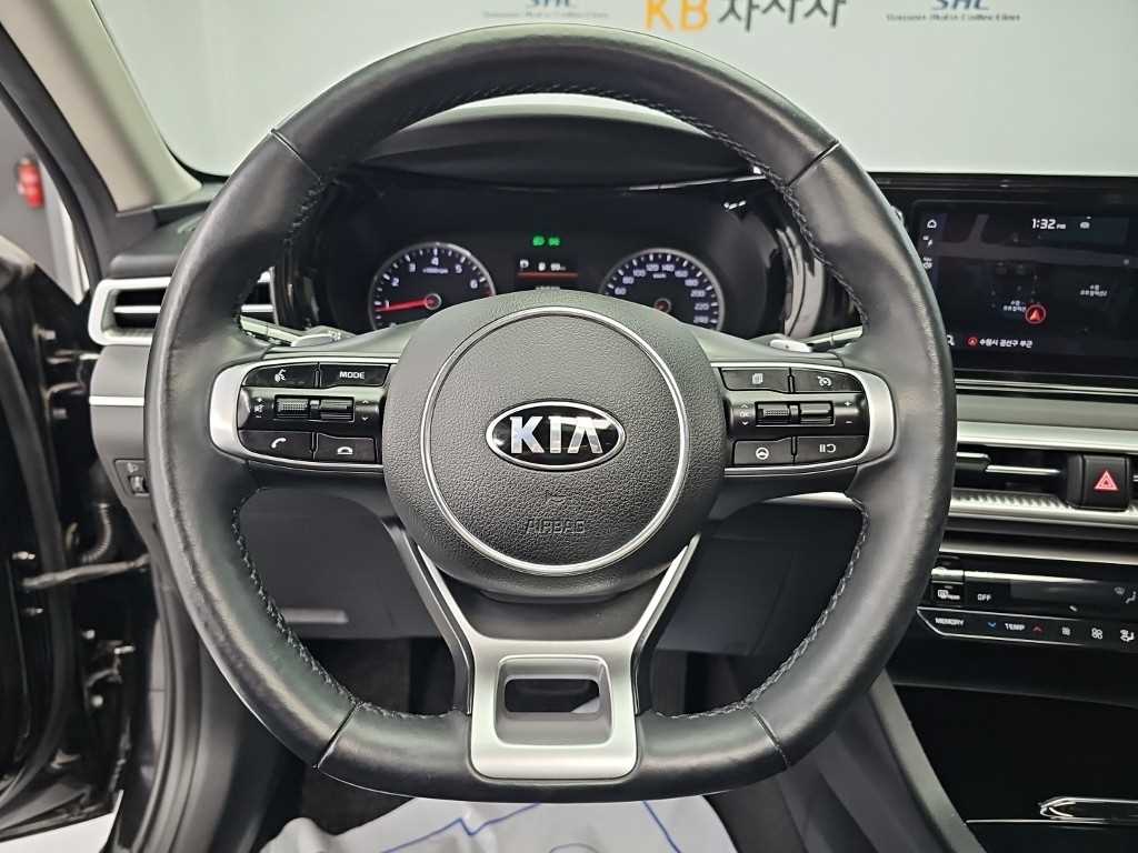 Kia K5 — photo 09
