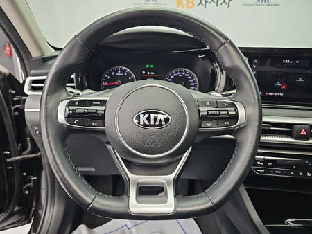 Kia K5 — photo 09