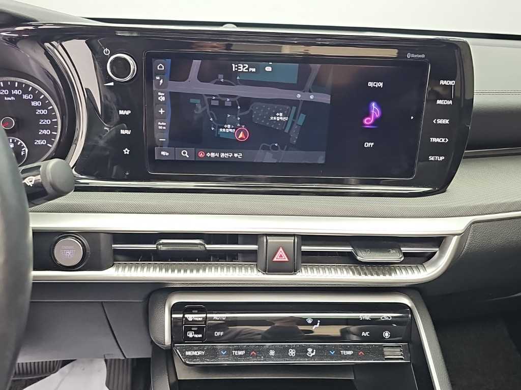 Kia K5 — photo 10