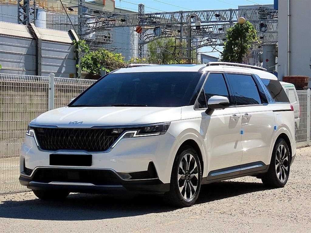Kia Carnival — photo 02