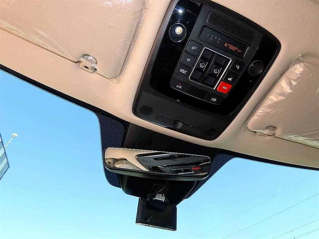 Kia Carnival — photo 14