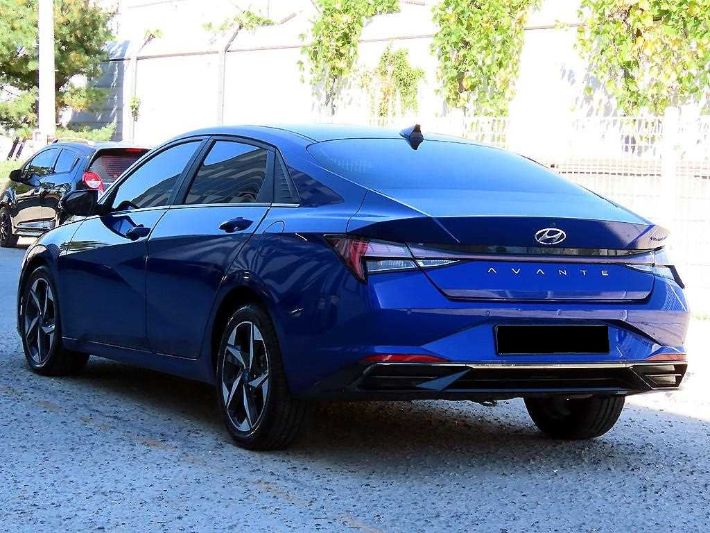 Hyundai Avante — photo 03