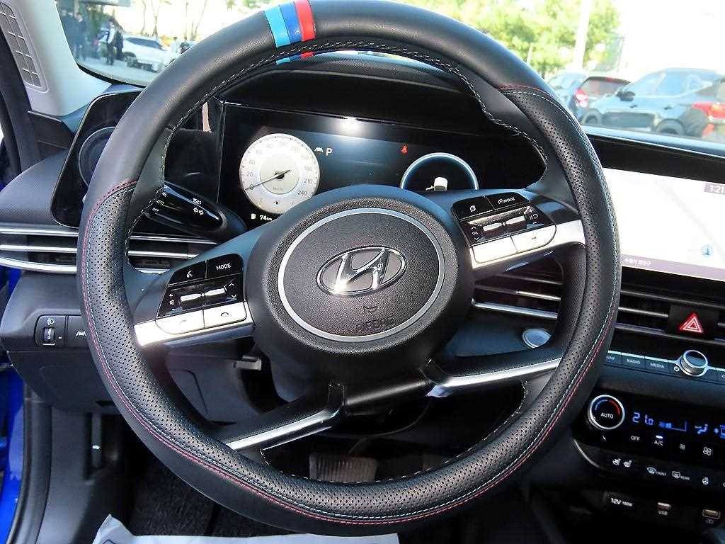 Hyundai Avante — photo 08