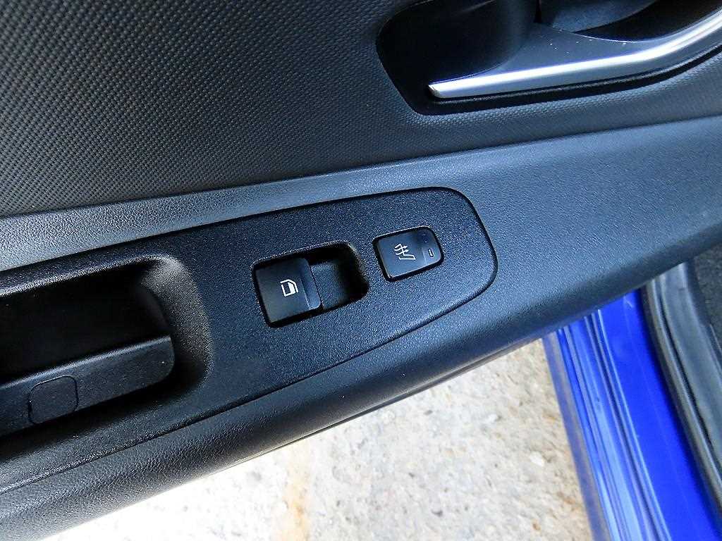 Hyundai Avante — photo 17