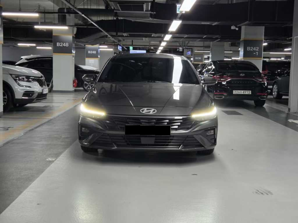 Hyundai Avante — photo 02