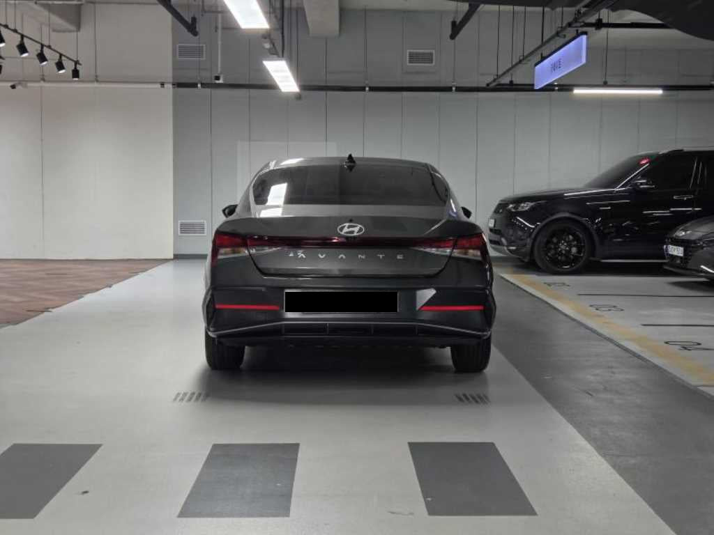 Hyundai Avante — photo 03