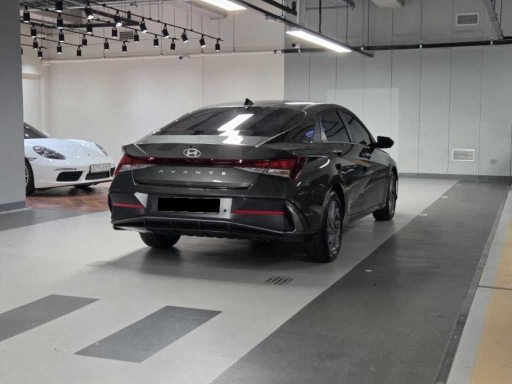 Hyundai Avante — photo 04