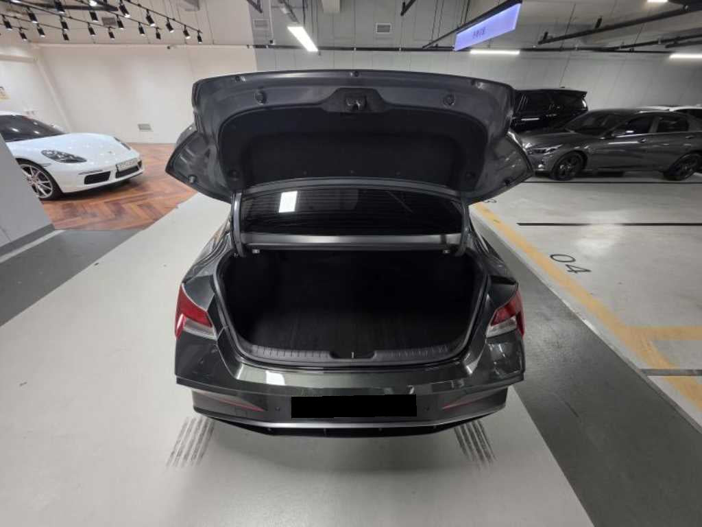 Hyundai Avante — photo 06