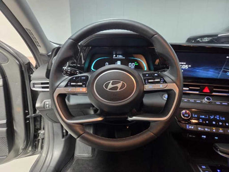 Hyundai Avante — photo 11