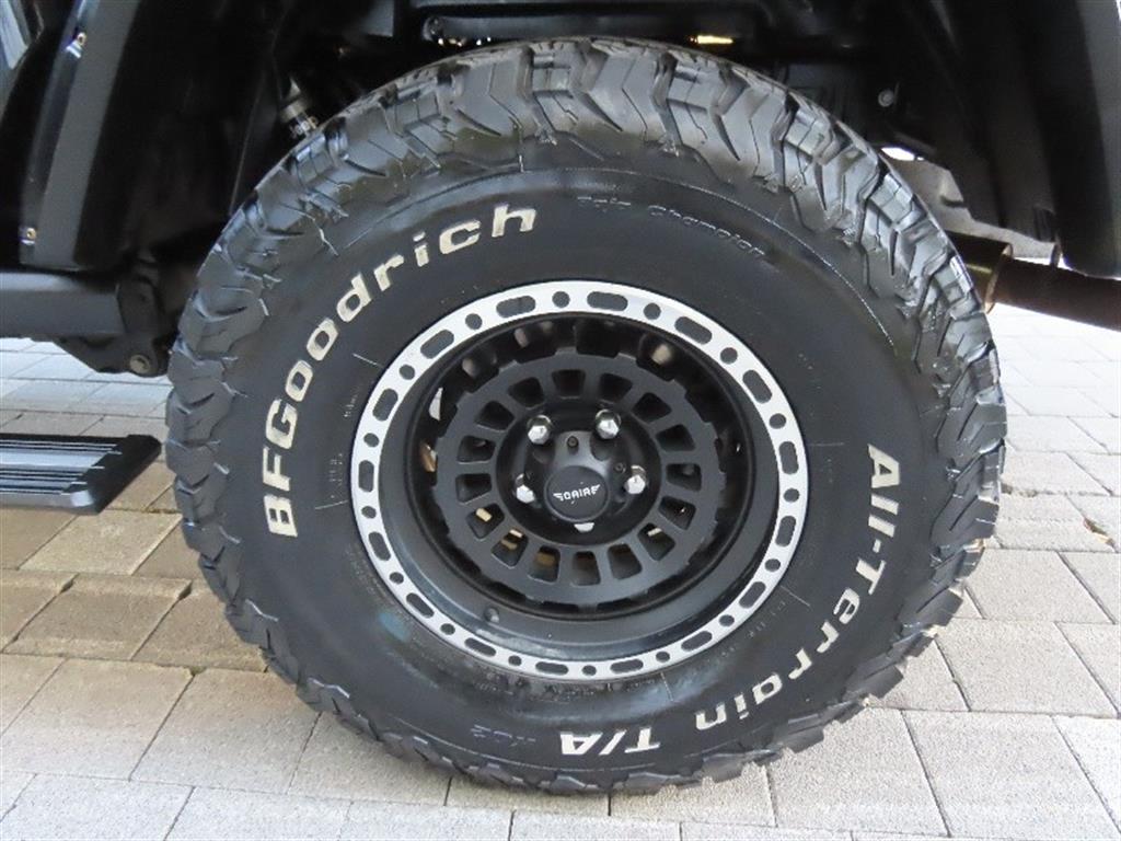 Jeep Gladiator — photo 17